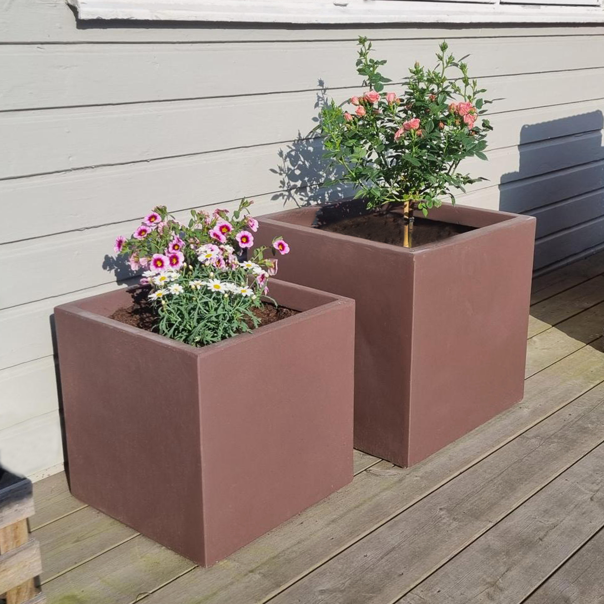 Fiberarmerade utekrukor | Fyrkantiga | 2-pack | Mörkbrun