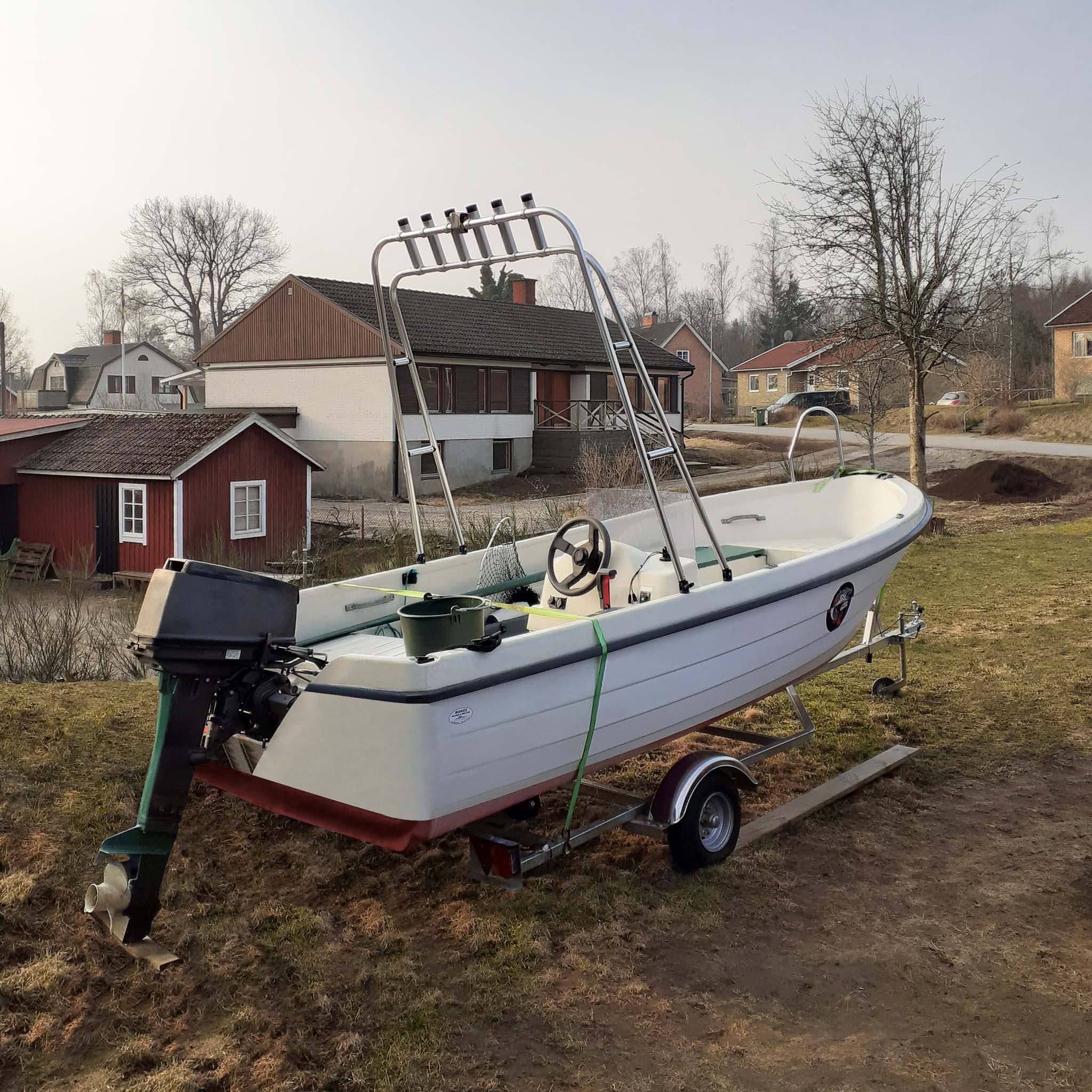 Båttrailer med vinsch | Maxlast 600kg | 433x168cm | Båttrailer | Båtvagn | Båttillbehör