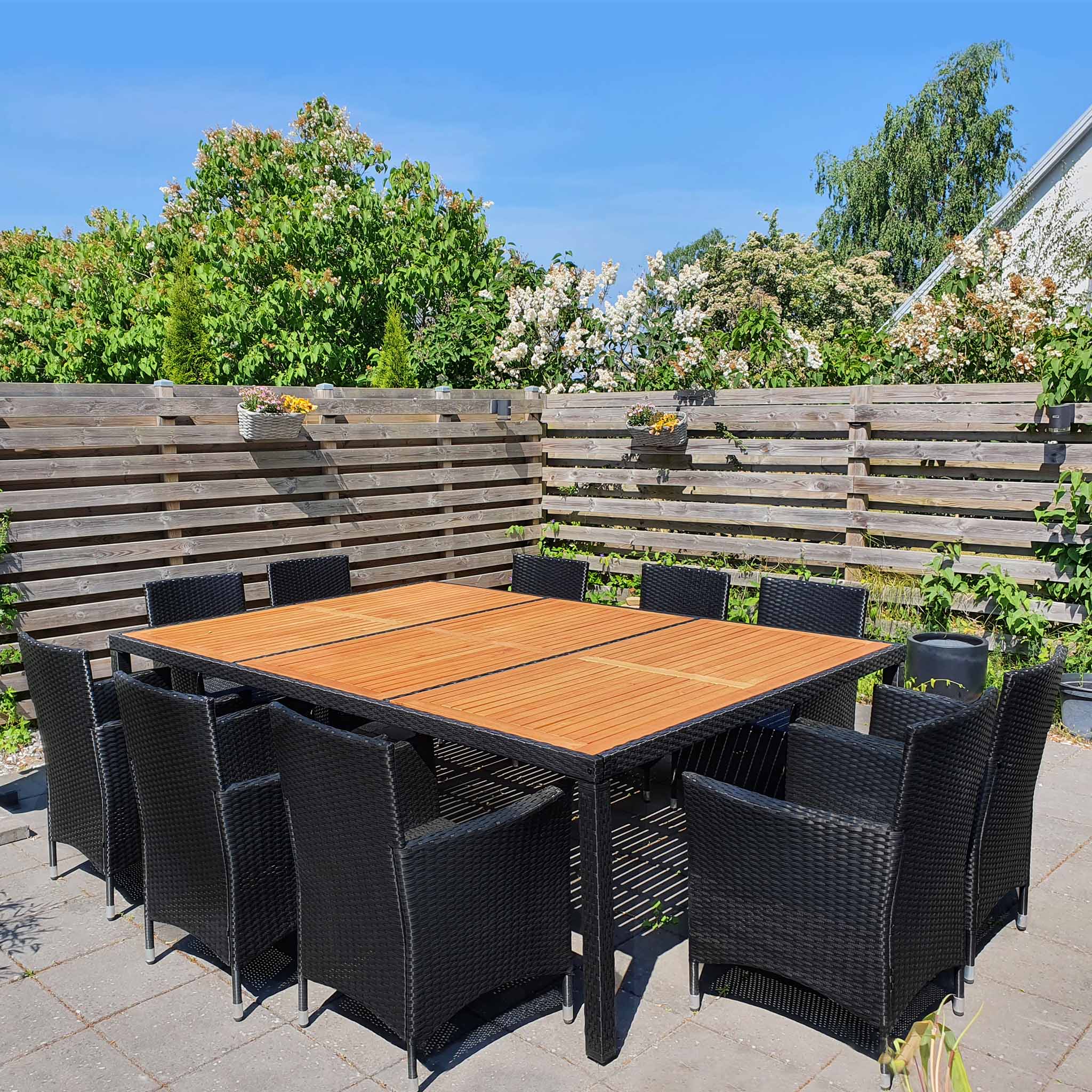 Stor matgrupp utemöbler 220x160cm | 10 stolar | Lyfco Svanesund